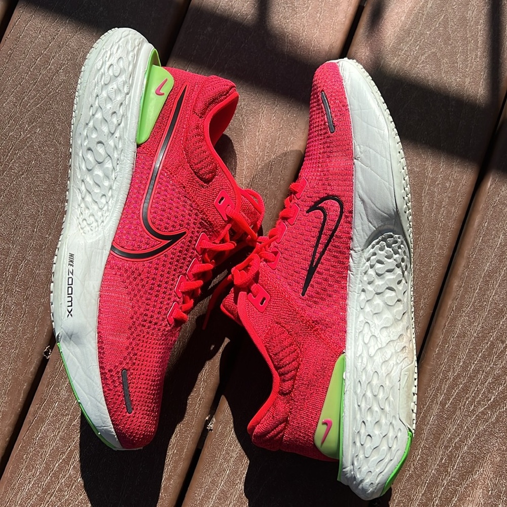 Nike ZoomX Invincible Run Flyknit 2 Siren Red